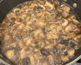 A picture of step 3 of Chicken Marsala.