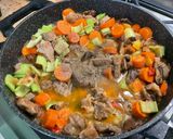Une image de l'étape 23 de Veau mijoté aux légumes et citron confit.