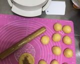 Hình bước làm 3 của món Bánh waffle (phiên bản bánh mì trứng muối nhân ruốc)