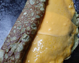 Foto del paso 2 de la receta: Omelette keto de pencas de espinaca y queso cheddar