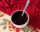 Foto del paso 5 de la receta: 🍫Salsa de chocolate para postres, helados y flanes 🍫 3 minutos, 3 ingredientes 🍫 Fácil y rendidor