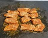 A picture of step 5 of Kachcha kela Masala Fry.