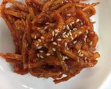 Hình bước làm 3 của món Khô mực dẻo trộn với tương ớt (진미채 고추장무침)