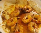 Foto del paso 5 de la receta: Gambones con ajo fermentado en miel y timbal de arroz al curry