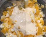 A picture of step 3 of Egg sandwich.