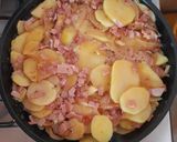 Foto del paso 1 de la receta: Tortilla de papas, jamón y cebolla