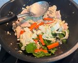 รูปขั้นตอนการทำที่ 3 ของ สุกี้หมูแห้ง