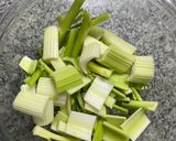 Foto del paso 2 de la receta: Tallo de Apio Fresco