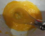 Foto del paso 1 de la receta: Bizcocho jugoso y esponjoso de azafrán 🥧