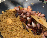 Foto del paso 7 de la receta: Migas de harina con tocino, jamón bacon, salchichas, pimiento y ajo