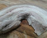Hình bước làm 1 của món Thịt heo luộc cuốn bánh tráng