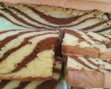 Foto langkah ke 7 dari resep Zebra cake.