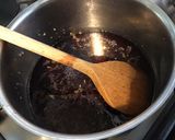 Une image de l'étape 3 de Sauce au vin, ail et champignons (pour viandes).
