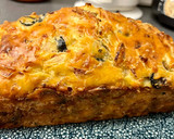 Foto del paso 7 de la receta: Pan relleno de cebolla, jamón, bacon, queso y aceitunas con un toque de orégano y ajo (sin lactosa)