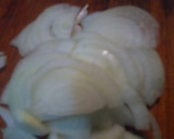 Foto del paso 2 de la receta: Revuelto de papas fritas zapallitos y cebolla fácil y delicioso