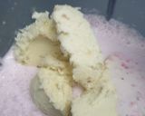 A picture of step 2 of Strawberry ice cream shake.