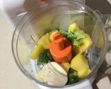 Foto langkah ke 1 dari resep MPASI 6m+ ; potato with beef, tofu, broccoli and corn.