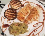 Foto del paso 4 de la receta Calamares y berenjena a la plancha con guacamole acompañamiento