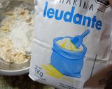 Foto del paso 2 de la receta: Alfajores anisados de pura yema y glaseados 💛⚪