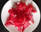 A picture of step 2 of Hibiscus flower tea.