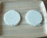 A picture of step 2 of Bread pizza without oven.