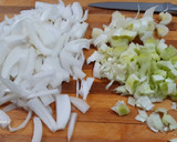 Foto del paso 2 de la receta: Calamares y mejillones con salsa de vino blanco