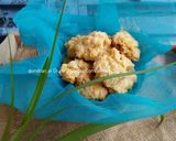 Foto langkah ke 5 dari resep Crunchy Cheese Cornflake Cookies.