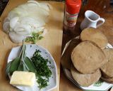 Foto del paso 1 de la receta: Filetes de seitán a la salvia con salsa de cebolla y champiñones