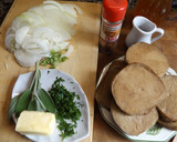 Foto del paso 1 de la receta: Filetes de seitán a la salvia con salsa de cebolla y champiñones