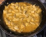 Une image de l'étape 13 de Poulet aux olives violettes, sauce crème au citron confit et coriandre.