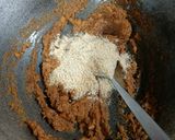 A picture of step 4 of Chikoo Halwa.
