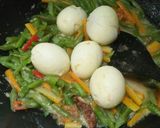 Foto langkah ke 7 dari resep Tumis buncis wortel telur.