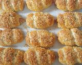Foto langkah ke 7 dari resep Crunchy Sausage Rollbread.