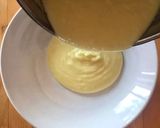 Foto del passaggio 4 della ricetta Pan di Spagna con crema al limone e meringhe 🌷