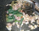 உருளைக்கிழங்கு கிரேவி (Urulaikilanku gravy recipe in tamil) ரெசிபி ஸ்டேப் 2 புகைப்படம்