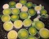 Foto del paso 3 de la receta Revuelto picante de gulas y puerro