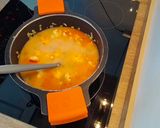 Foto del paso 2 de la receta: Sopa de coliflor y espárragos con albóndigas de pollo
