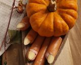 Würstchen-Finger zur Halloween - Party 🎃 Rezeptschritt 2 Foto
