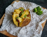 Foto langkah ke 6 dari resep Baked potato, smoked beef and cheese.