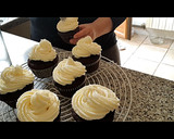 Foto del paso 18 de la receta: CupCakes de Cerveza Negra con Chocolate