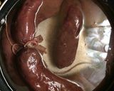 Foto del paso 1 de la receta: Prietas con papas cocidas y ensalada a la chilena