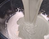 A picture of step 3 of Blueberry cheese pastry.