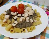 Foto del paso 3 de la receta Macarrones con salsa de setas y pavo con tomate