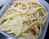 รูปขั้นตอนการทำที่ 1 ของ สปาเก็ตตี้ไก่สับ