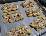 Foto langkah ke 6 dari resep Roti Sossis.