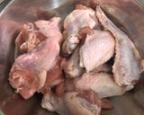 รูปขั้นตอนการทำที่ 1 ของ ปีกไก่น้ำแดง มือใหม่