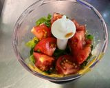 Une image de l'étape 6 de Sauce salade fruitée à la tomate, persil, miel et vinaigre balsamique.