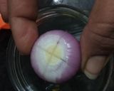 A picture of step 1 of Sirkewali Pyaaz (Pickled Onions).