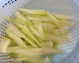 Foto langkah ke 1 dari resep Timun sayur cabe rawit.