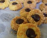Foto langkah ke 9 dari resep Tumbprint Cookies keju and coklat😊.